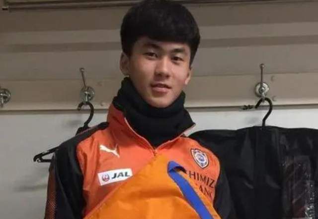 男总裁被保镖c呻吟双腿大张bl