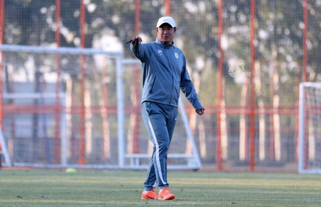日本男狂揉吃奶胸60分钟