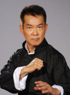 开襟旗袍做双人运动